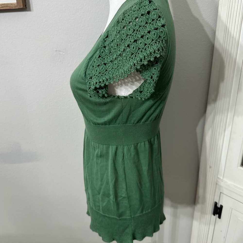 BCBGMaxAzria Green Flutter Sleeve Fitted Blouse - Picture 3 of 7